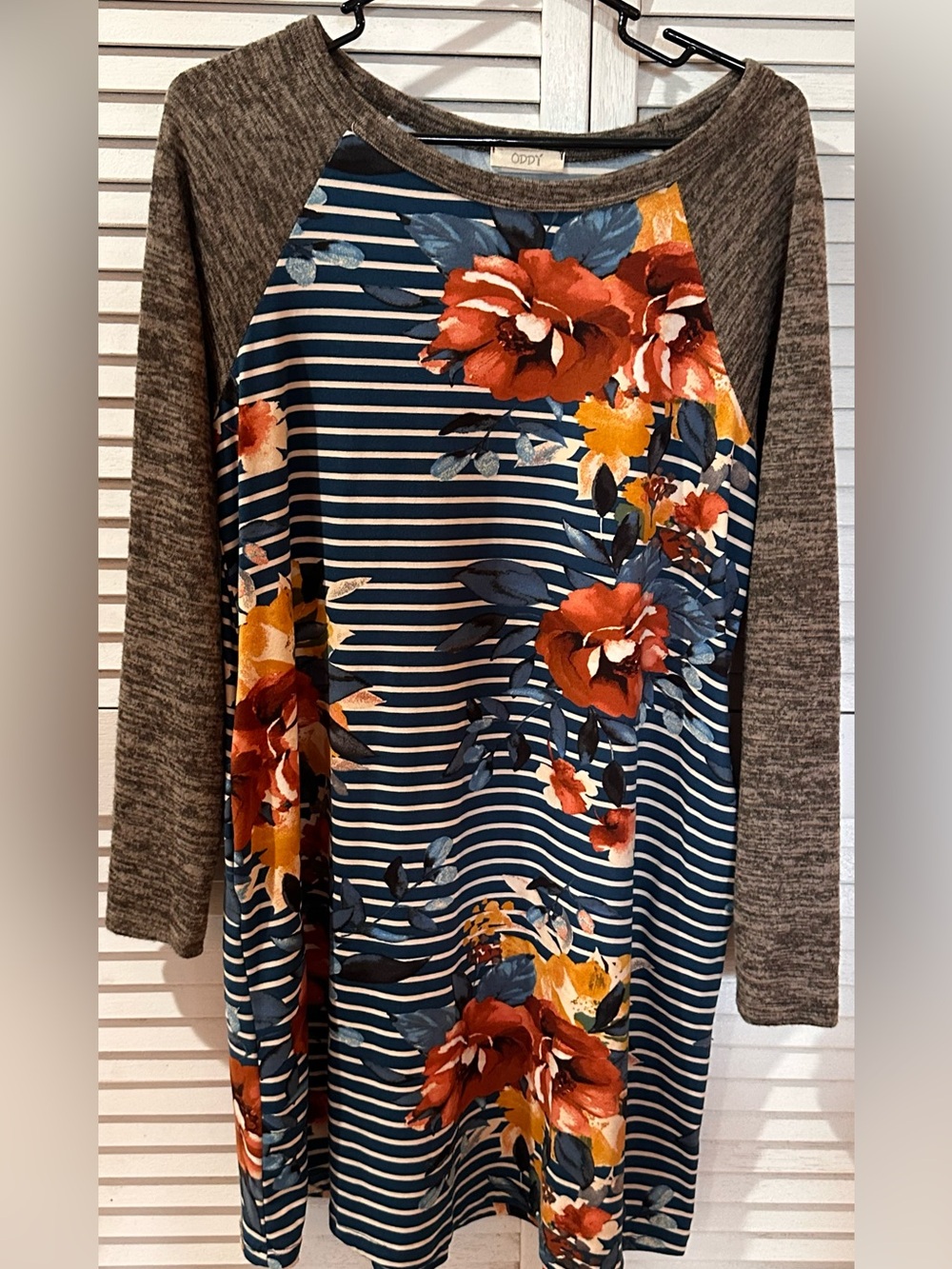 Women’s Floral Stripe Raglan Dress - Gray Sleeves, Navy Floral Body